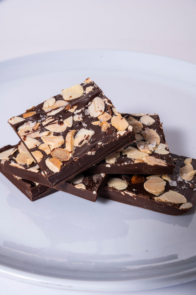 Almendra fileteada con sal de mar