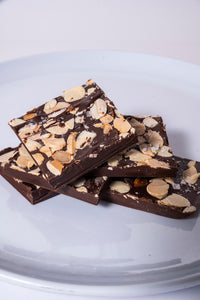Almendra fileteada con sal de mar