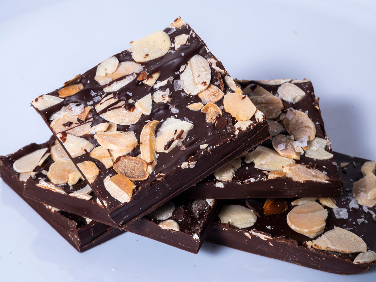 Almendra fileteada con sal de mar