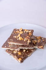Cargar imagen en el visor de la galería, Caramel macadamia bark
