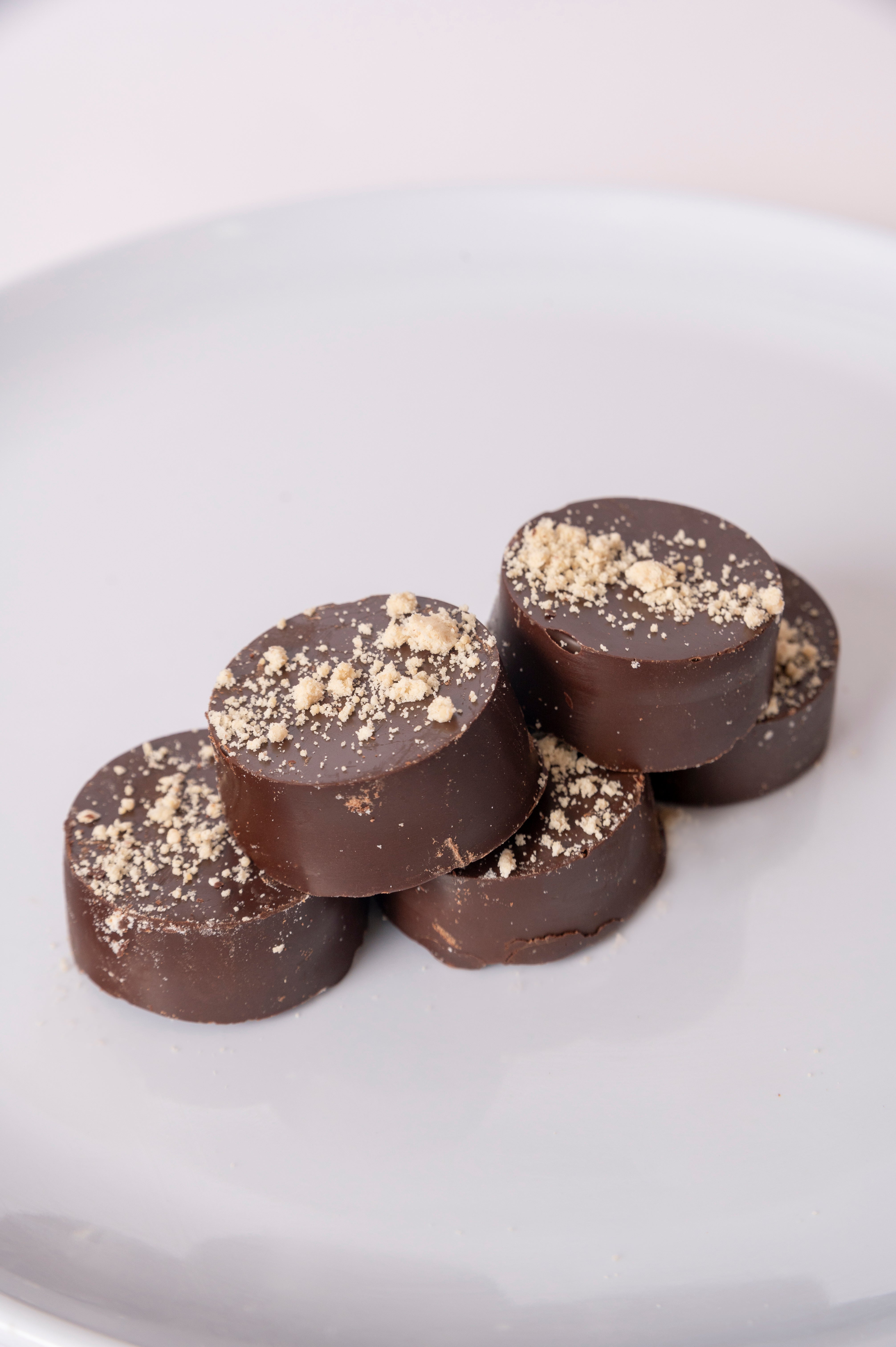 Mazapanes sin azúcar cubiertos de chocolate sin azúcar