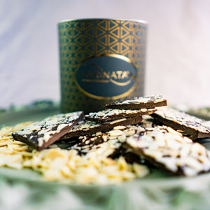 Almendra fileteada con sal de mar