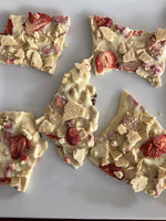 Cargar imagen en el visor de la galería, Bark Strawberry Cookies &amp; Cream
