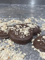 Cargar imagen en el visor de la galería, Mazapanes sin azúcar cubiertos de chocolate sin azúcar
